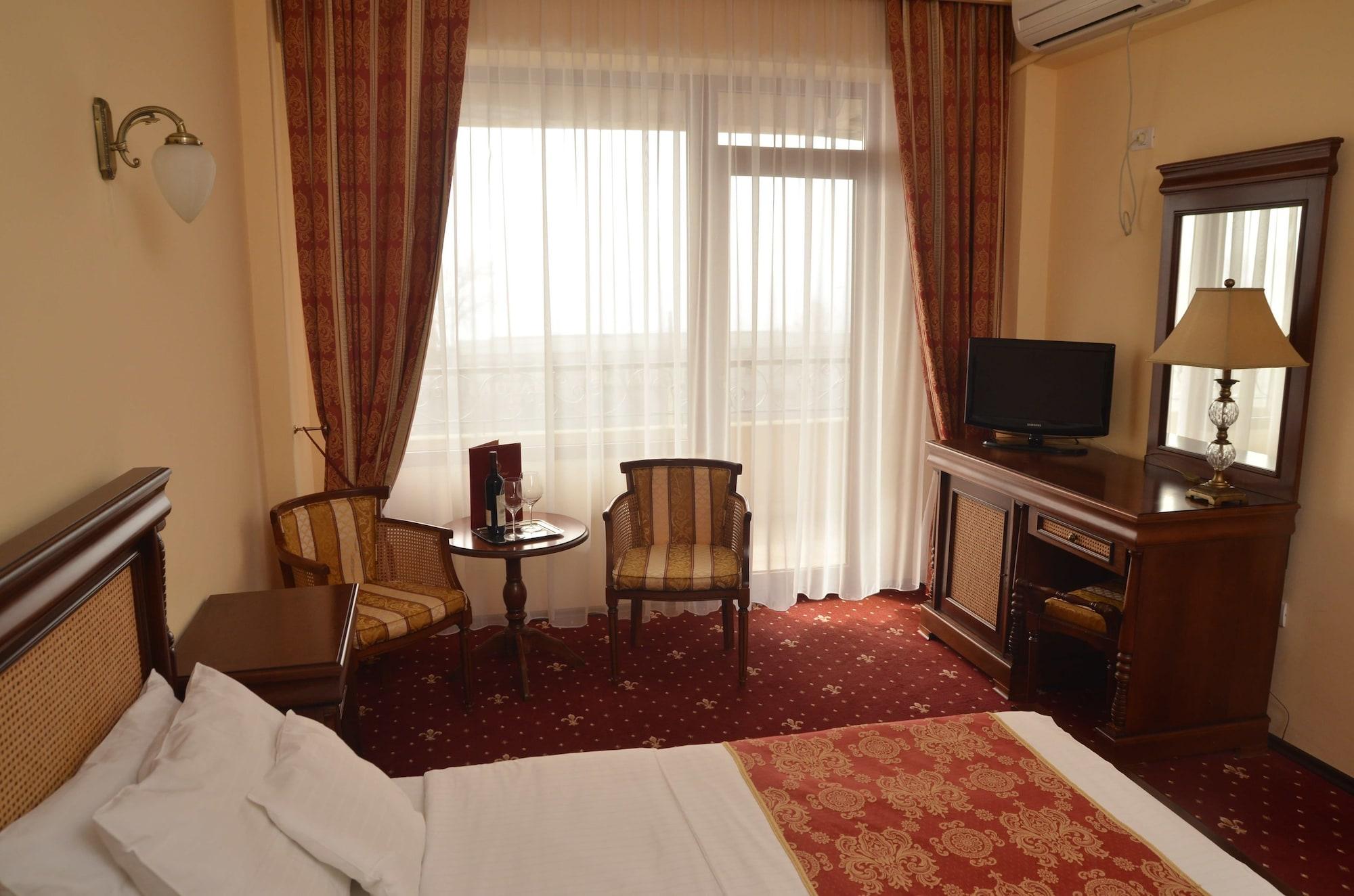 Richmond Mamaia