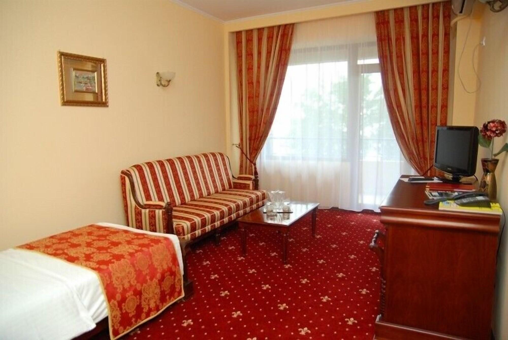 Richmond Mamaia