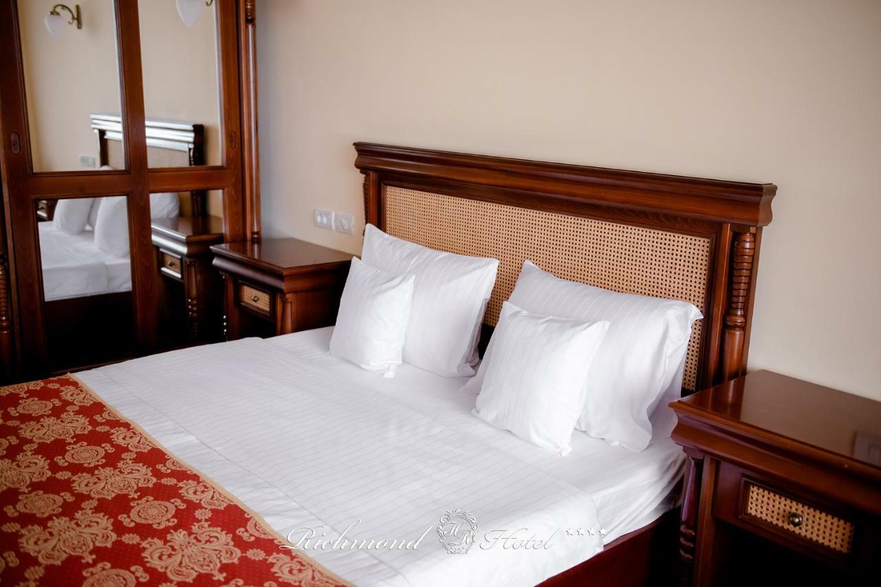 Richmond Hotel 4*